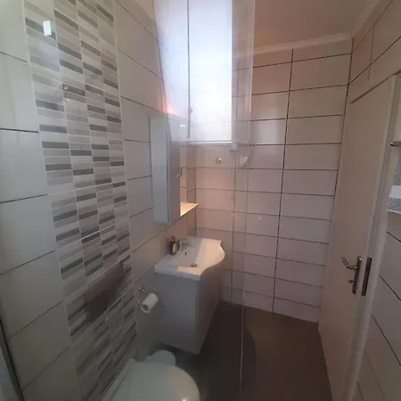 Appealing In With Pool Apartament