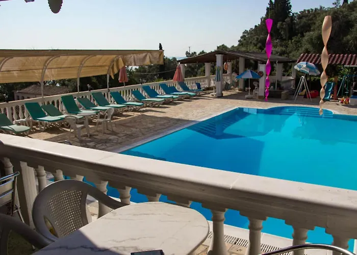 Appealing In With Pool Lägenhet Benitses (Corfu)