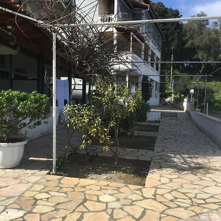 Appealing In With Pool Benitses (Corfu)