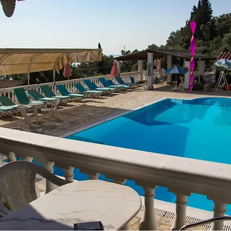 Appealing In With Pool Apartamento Benitses (Corfu)