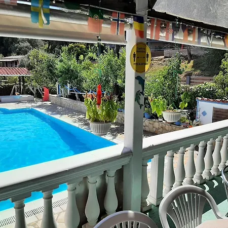 Appealing In With Pool Apartamento Benitses (Corfu)