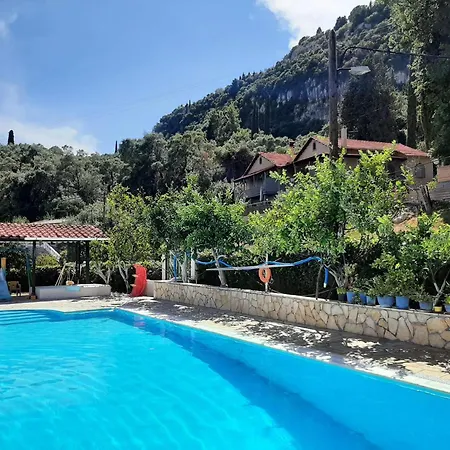 Appealing In With Pool Apartamento Benitses (Corfu)
