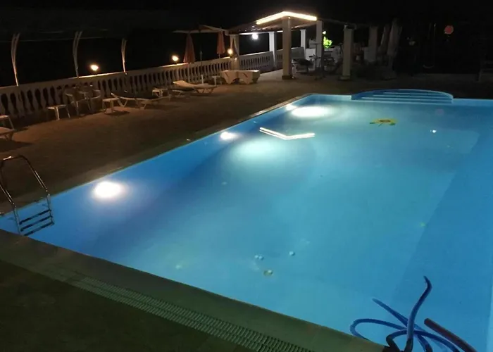 Appealing In With Pool Benitses (Corfu)