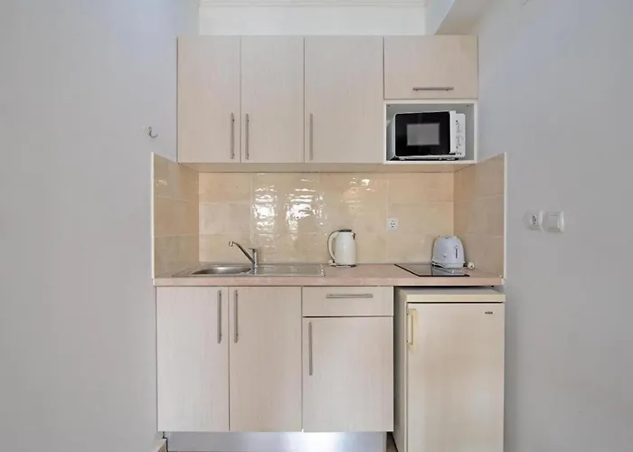 Appealing In With Pool Apartmán