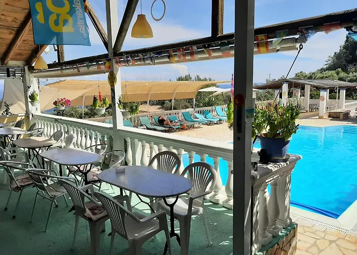 Appealing In With Pool Apartmán