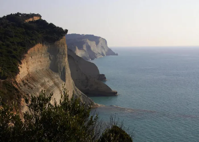 Appealing In With Pool Benitses (Corfu)