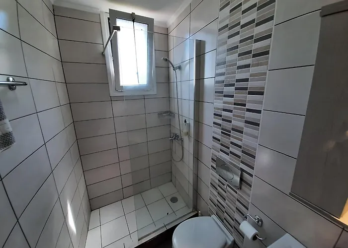 Appealing In With Pool Apartmán