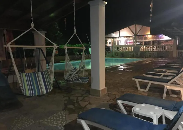 Apartmán Appealing In With Pool