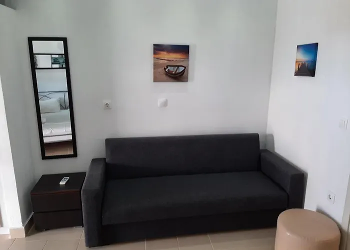 Appealing In With Pool Benitses (Corfu)