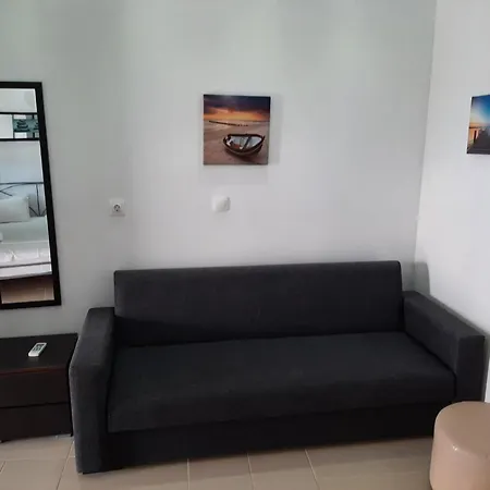 Appealing In With Pool Μπενίτσες